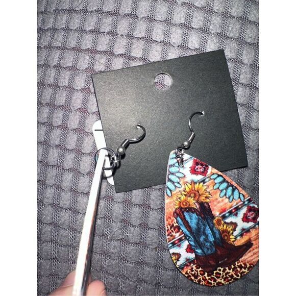 Cowboy Boots Western Teardrop Earrings - Picture 2 of 3